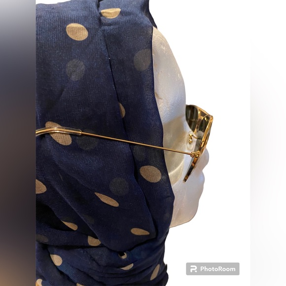 Ray Ban~ Aviator Sunglasses Gold Frames, Green Lenses UV400 Protection (UNISEX) - Picture 16 of 17